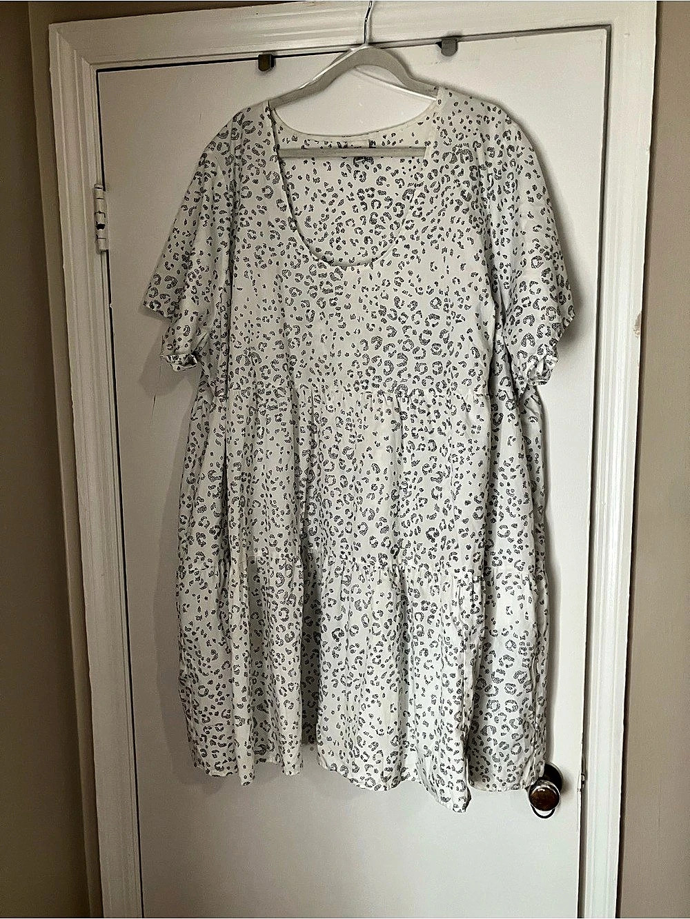 a new day Floral Mini Dress in White & Black Size 4X Like New